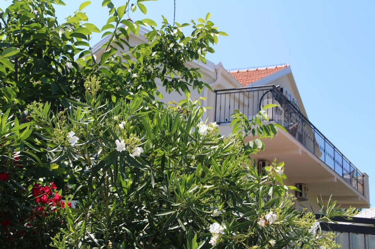 Apartments Lustica Радовичи Экстерьер фото